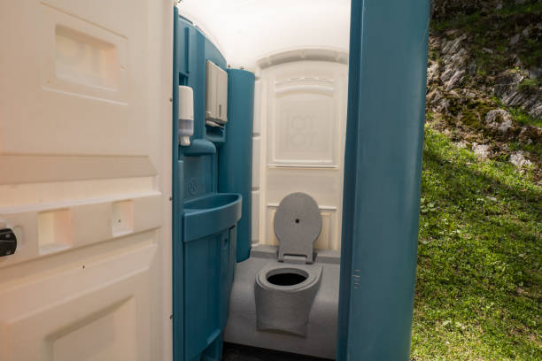 Best Portable restroom trailer rental  in Hoquiam, WA